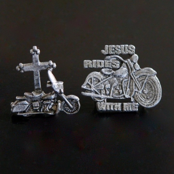 Jesus Rides With Me Biker Motorcycle Pin Hat Vest - Picture 3 of 4